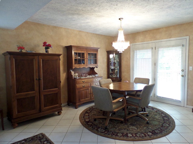 2819 Lakewood Cir, Grand Island, NE 68803
