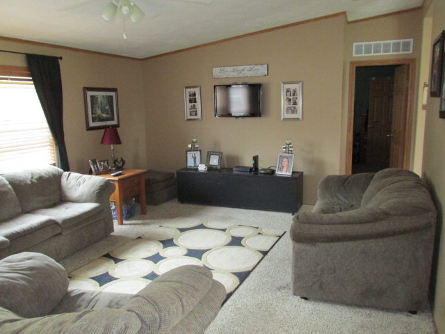 407 Sycamore St, Cairo, NE 68824