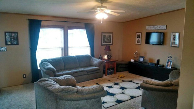 407 Sycamore St, Cairo, NE 68824