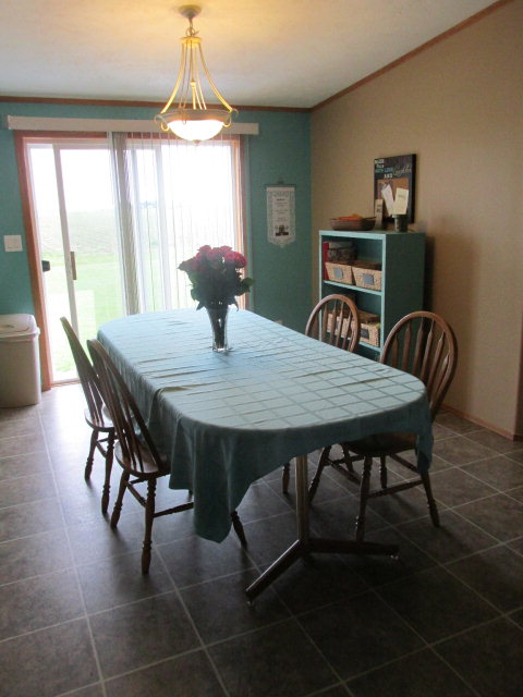 407 Sycamore St, Cairo, NE 68824