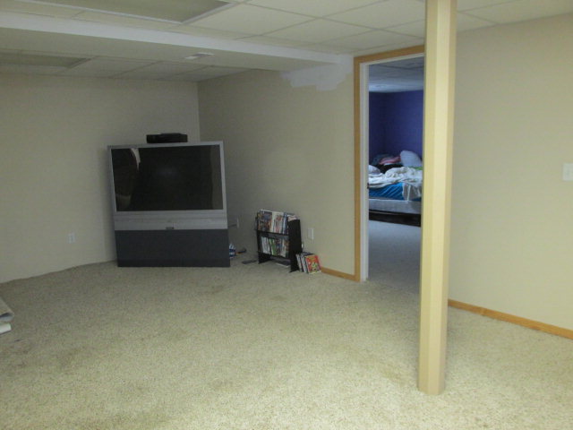 407 Sycamore St, Cairo, NE 68824