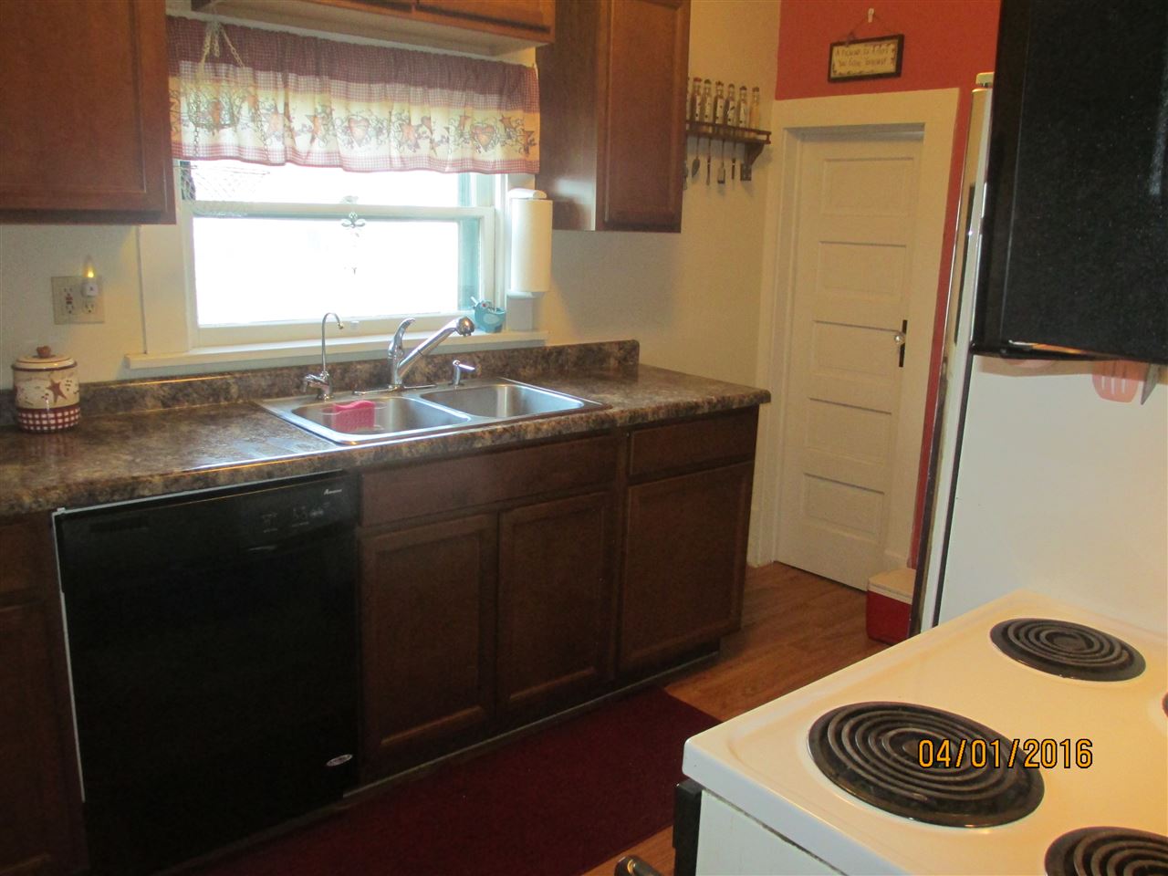 212 Pine, Doniphan, NE 68832