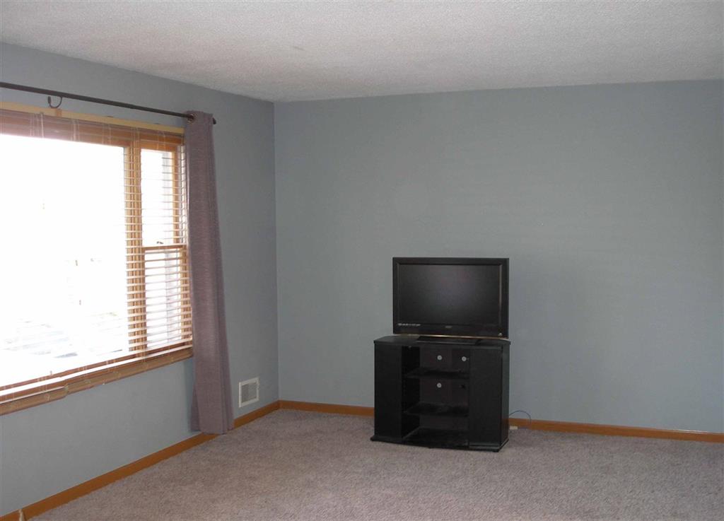 1107 E 33rd St, Kearney, United States 68847