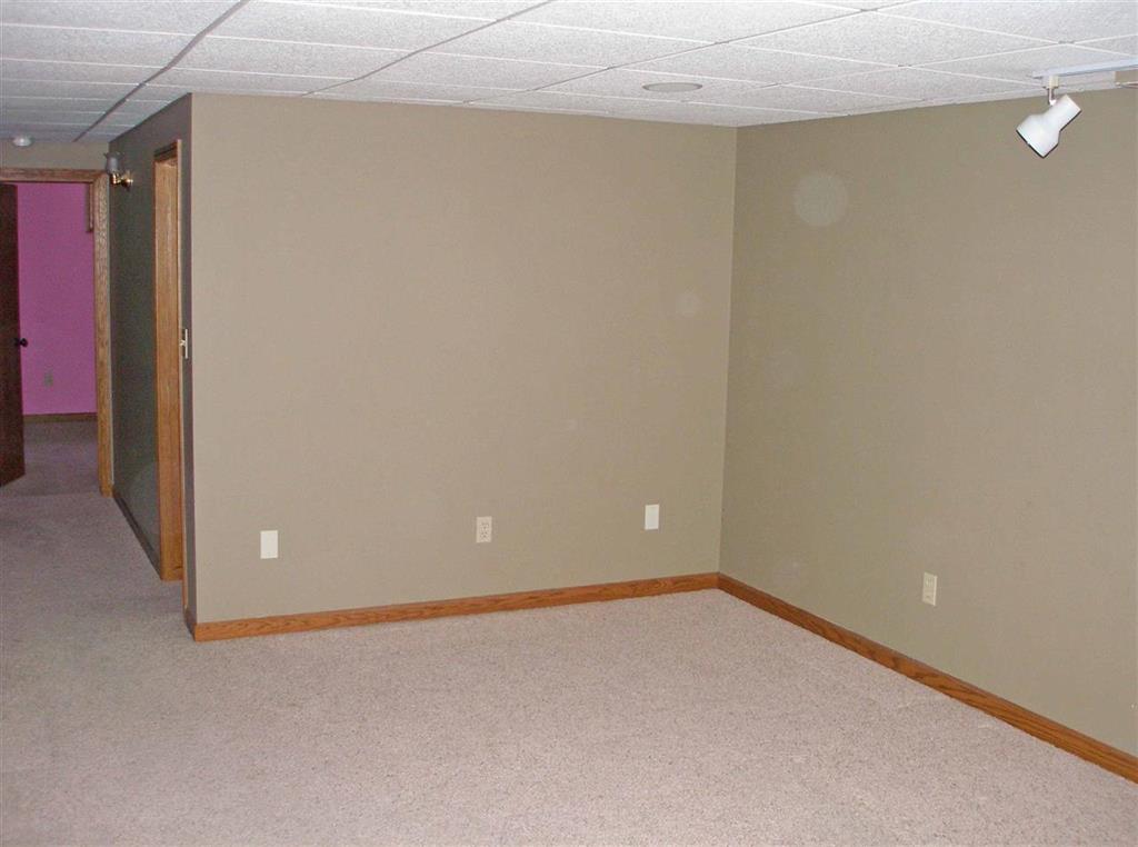 1107 E 33rd St, Kearney, United States 68847