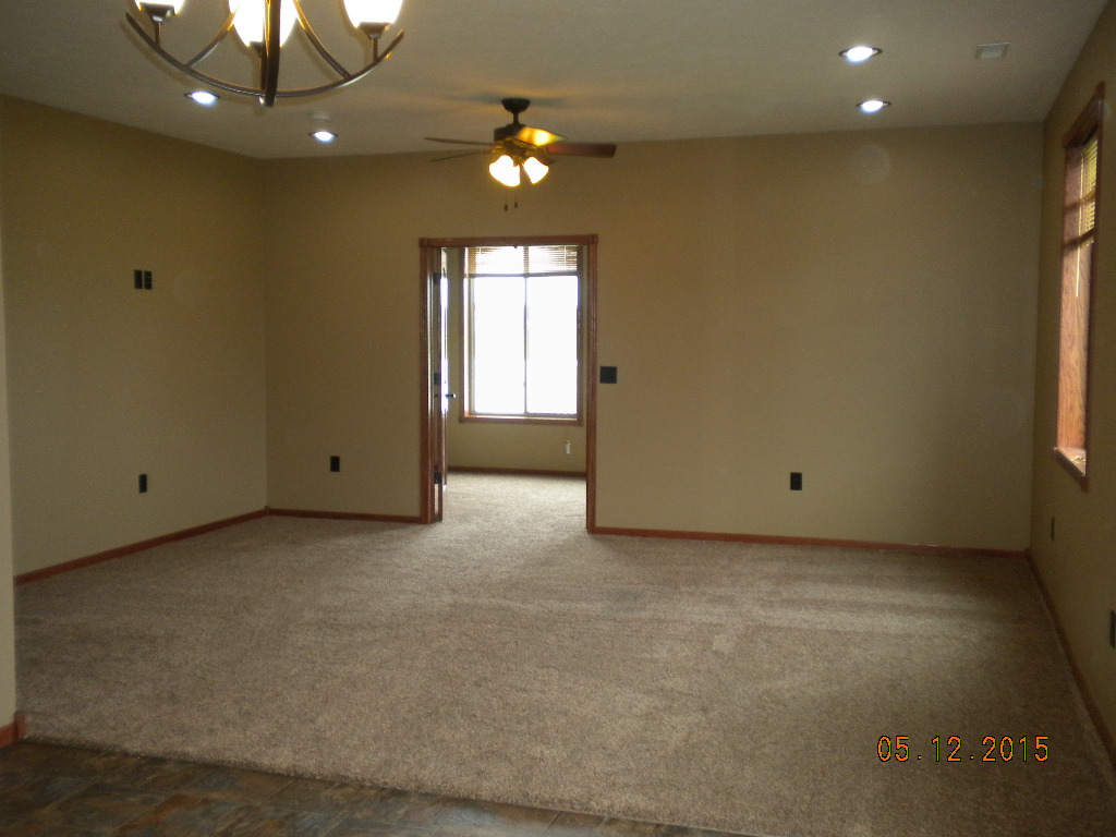 6604 Avenue L, Kearney, United States 68847