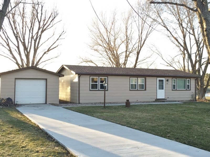 308 Amick Ave, Doniphan, NE 68863