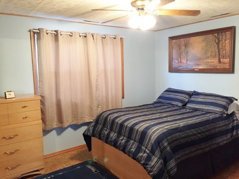 308 Amick Ave, Doniphan, NE 68863