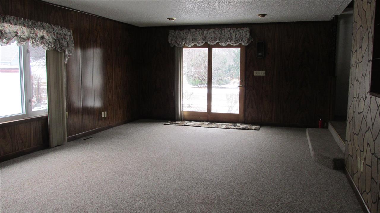 1102 Briggs Avenue, Hastings, NE 68901