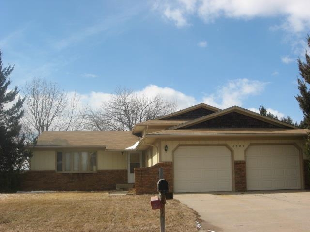 2905 Wendell Dr, Hastings, NE 68901