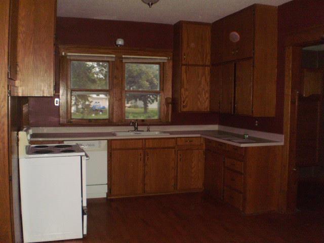 214 S Sycamore StBlue Hill, NE, 68930Webster County