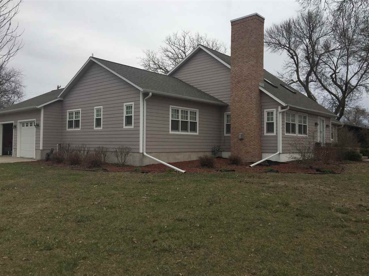 318 Alexander, Clay Center, NE 68933