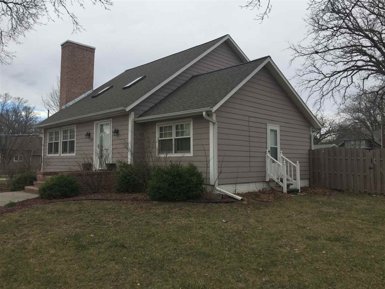 318 Alexander, Clay Center, NE 68933