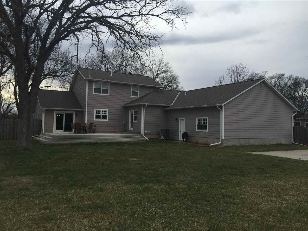 318 Alexander, Clay Center, NE 68933