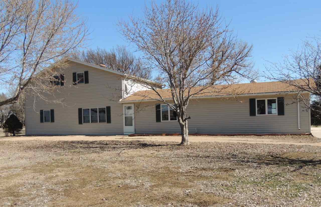 2208 Rd 3100, Deweese, NE 68934