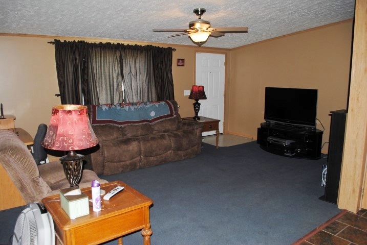 601 1 st ave., Juniata, NE 68955