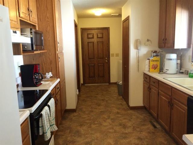 0104 W 6th Street, Curtis, United States 69025