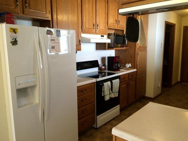 0104 W 6th Street, Curtis, United States 69025