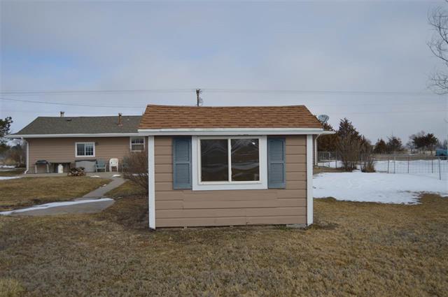 740 E HALL SCHOOL Rd, North Platte, United States 69101