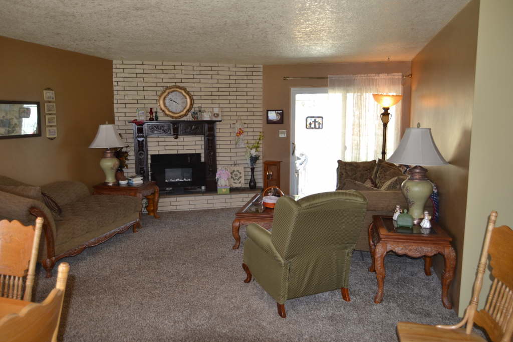 1640 R Street, Gering, United States 69341