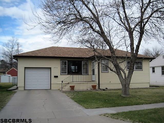 2914 AVENUE F, Scottsbluff, NE 69361