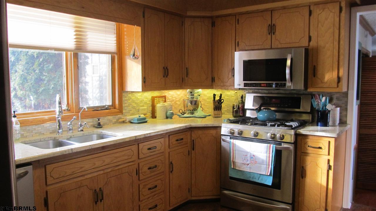 221 E 37TH STREET, Scottsbluff, NE 69361