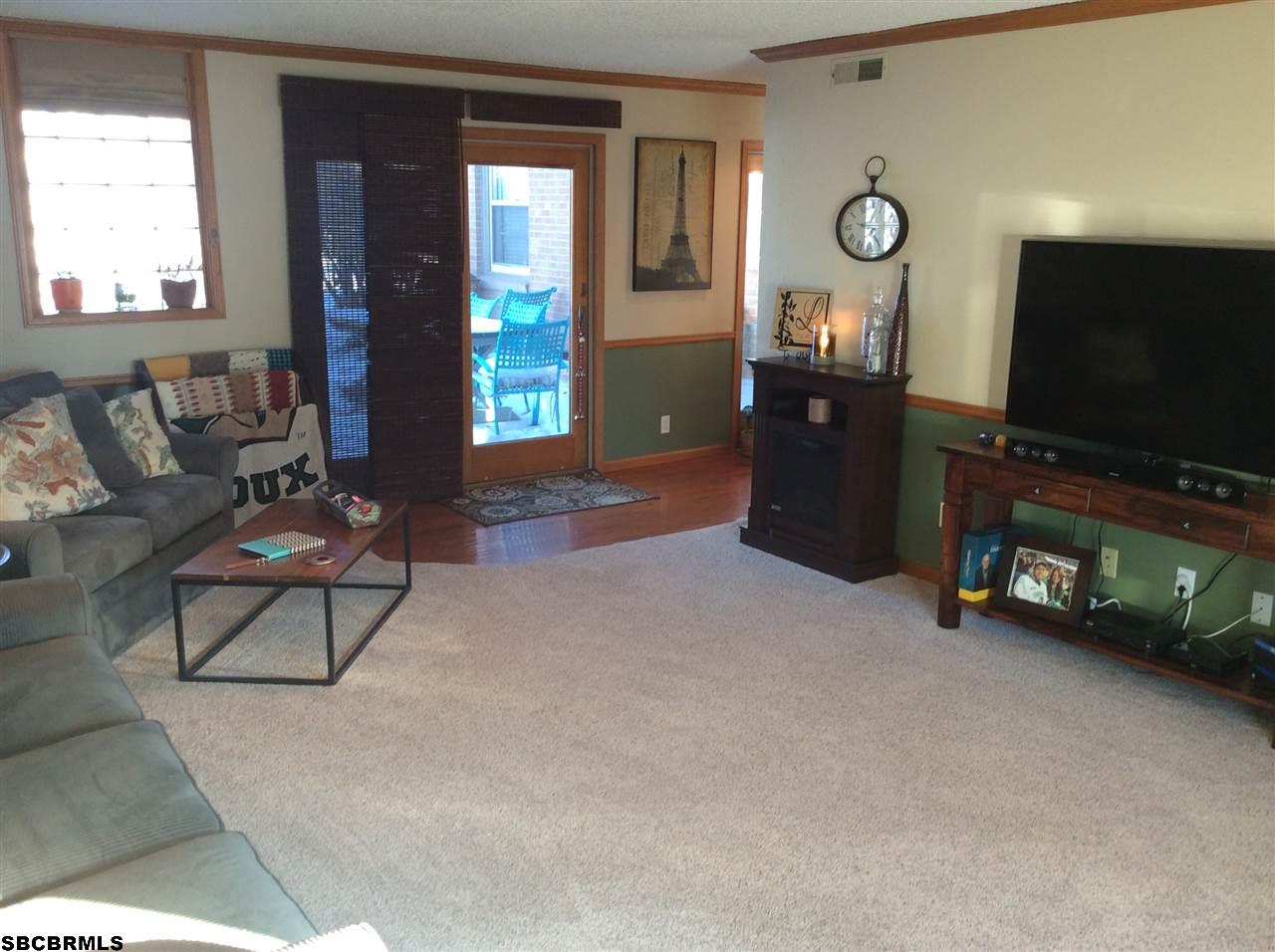 221 E 37TH STREET, Scottsbluff, NE 69361
