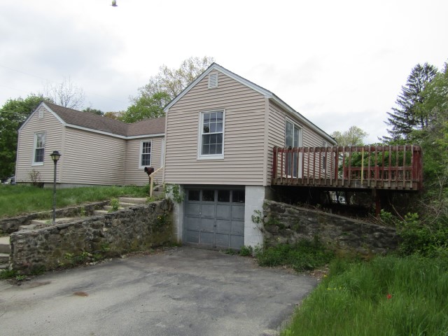 25 Hillside AveDerry, NH, 03038Rockingham County