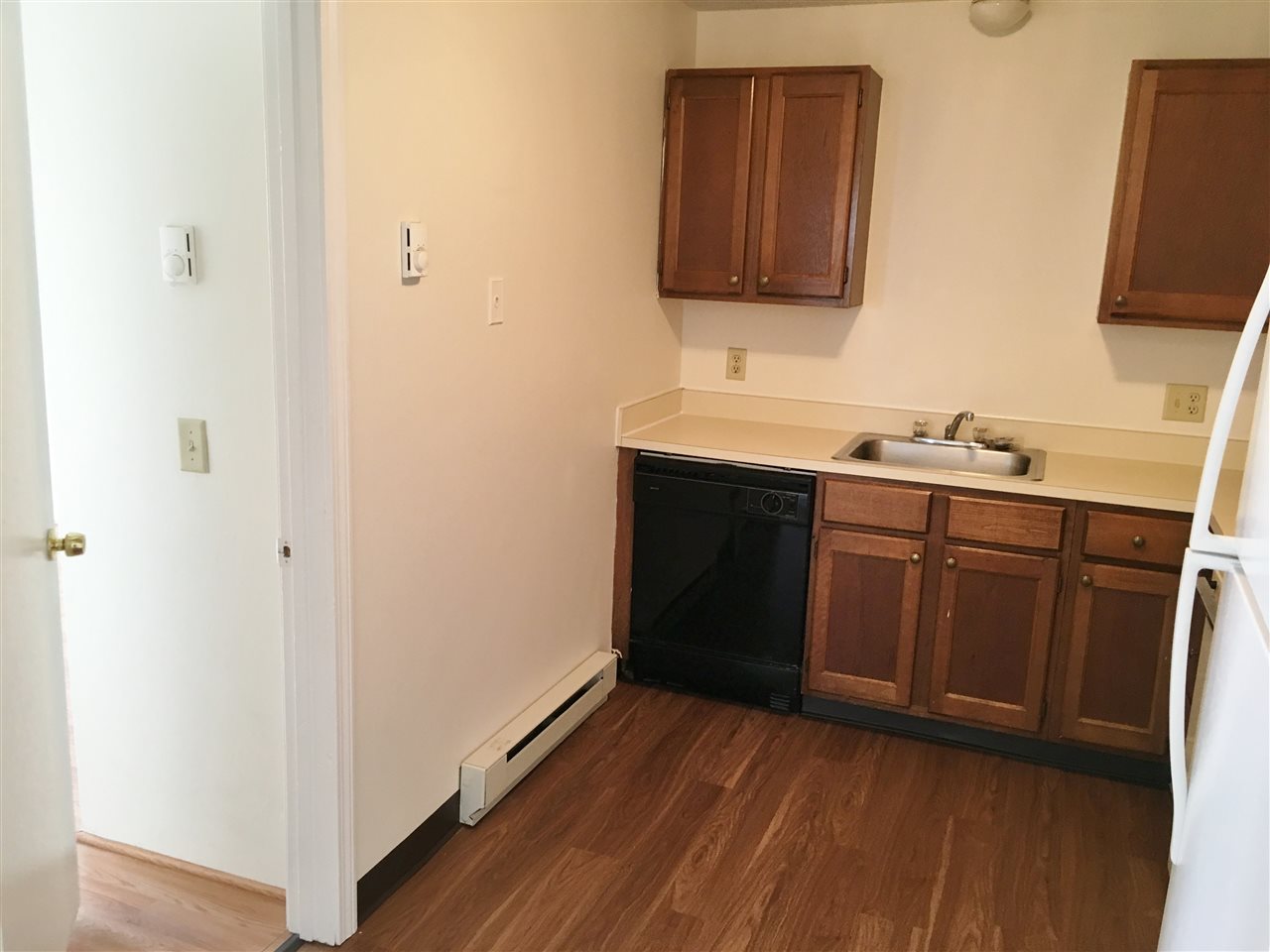 11 Railroad Avenue, Derry, NH 03038