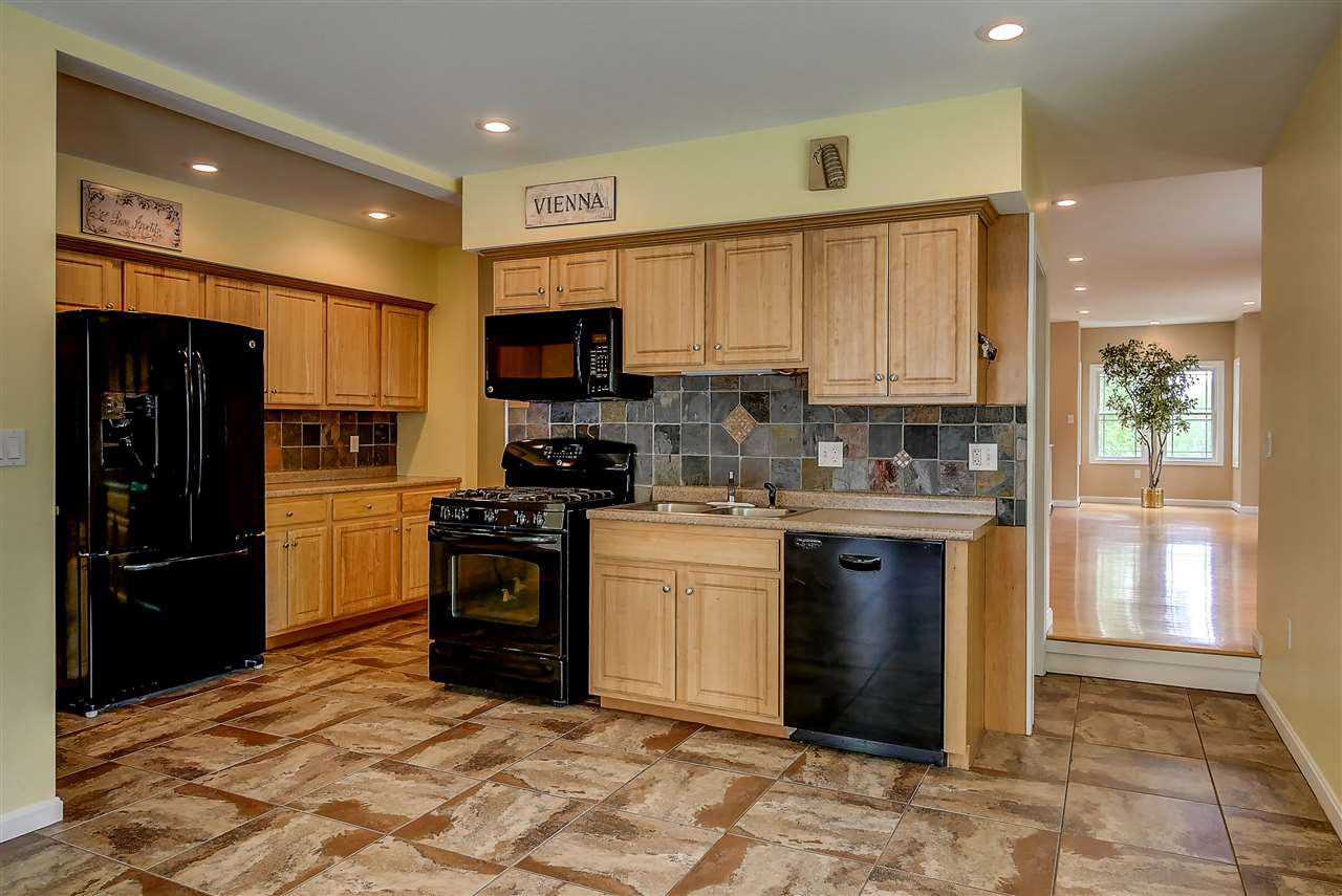 22 A Lenox Road, Derry, NH 03038