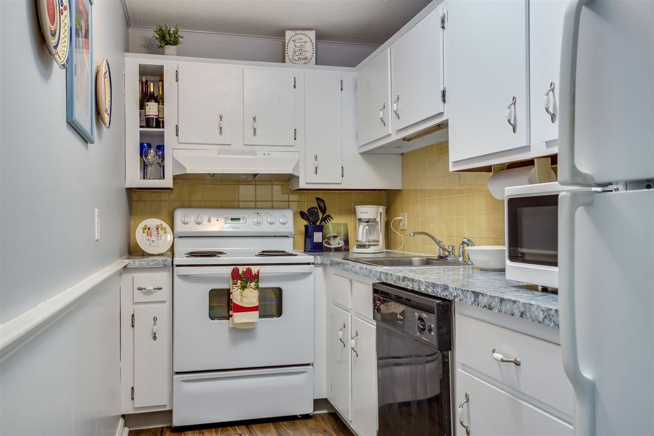 15 Silvestri Circle, Derry, NH 03038