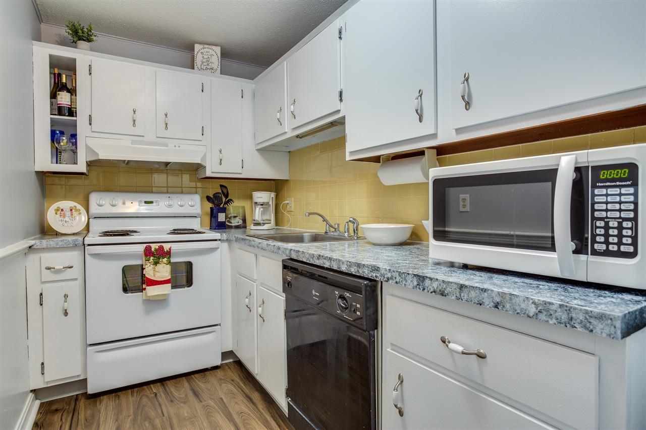 15 Silvestri Circle, Derry, NH 03038