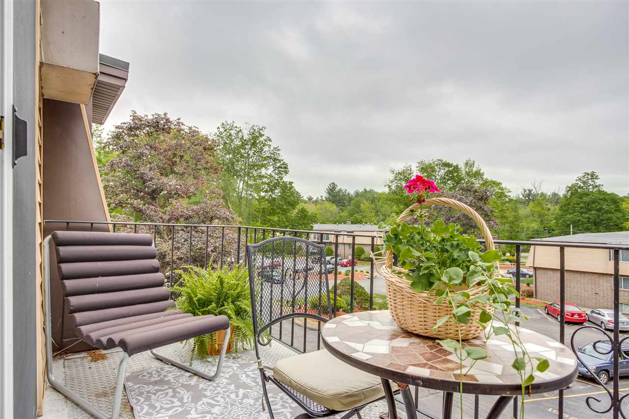 15 Silvestri Circle, Derry, NH 03038