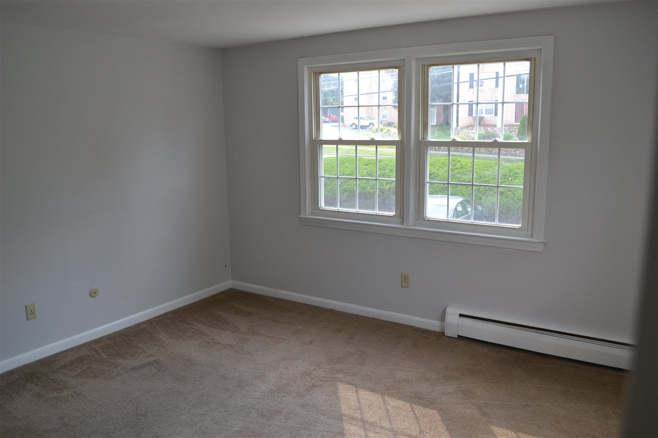 99 East Broadway, Derry, NH 03038