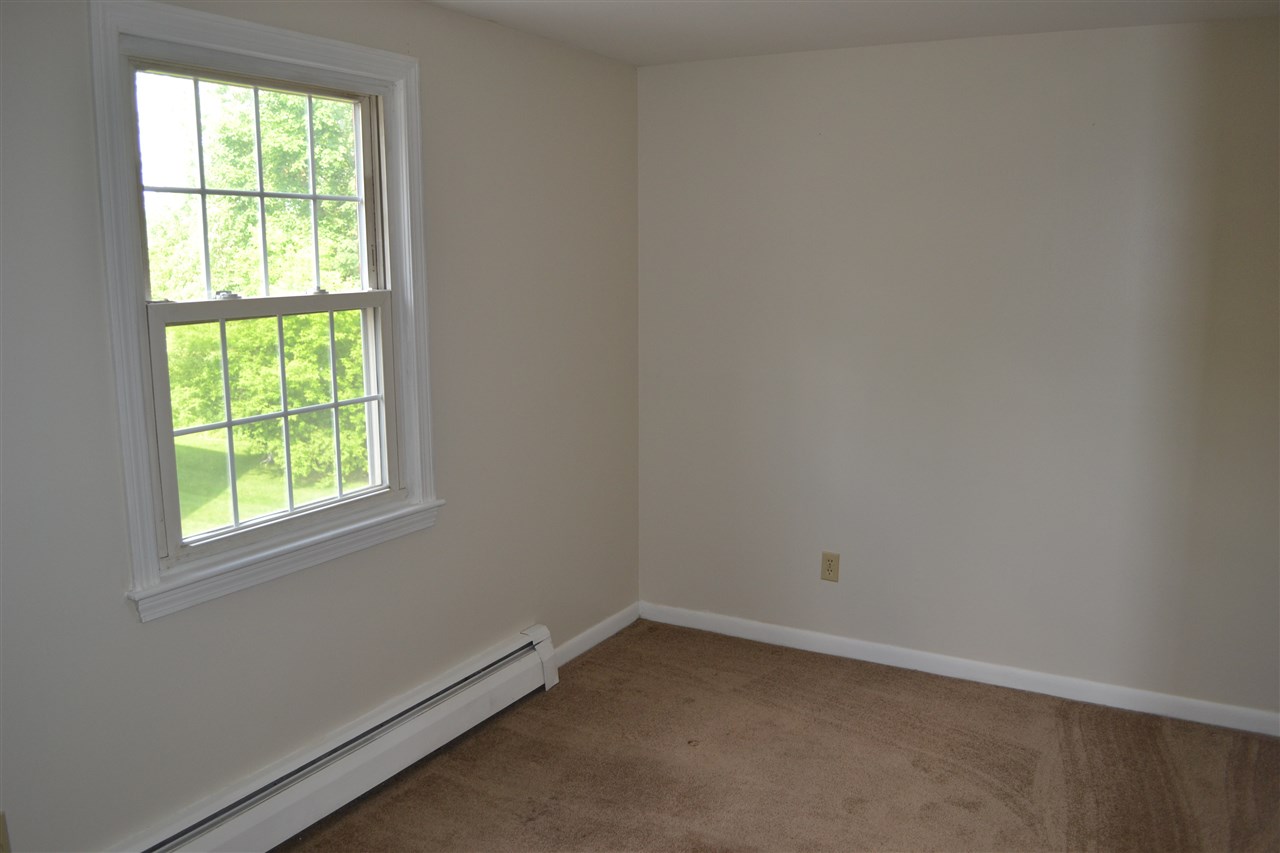 99 East Broadway, Derry, NH 03038