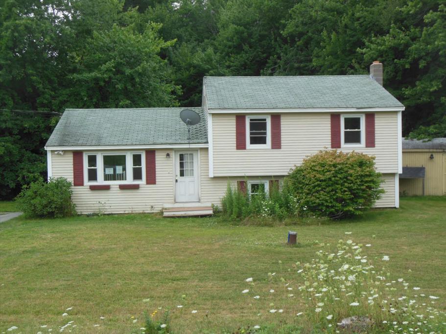 4 Ledgewood DrDerry, NH, 03038Rockingham County