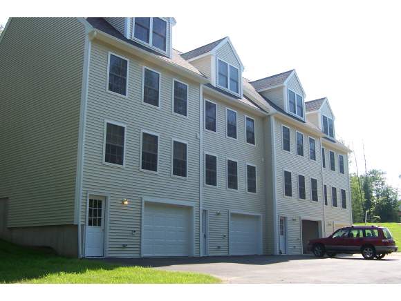 41-3 Treaty Court, Fremont, NH 03044