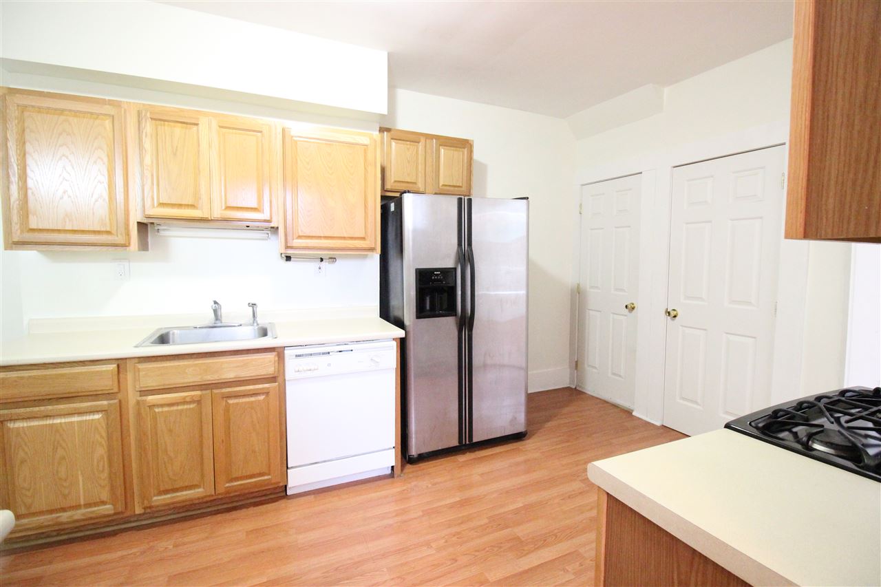 2 Library Street, Hudson, NH 03051