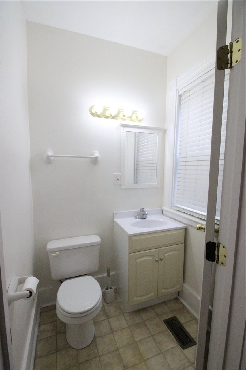 2 Library Street, Hudson, NH 03051