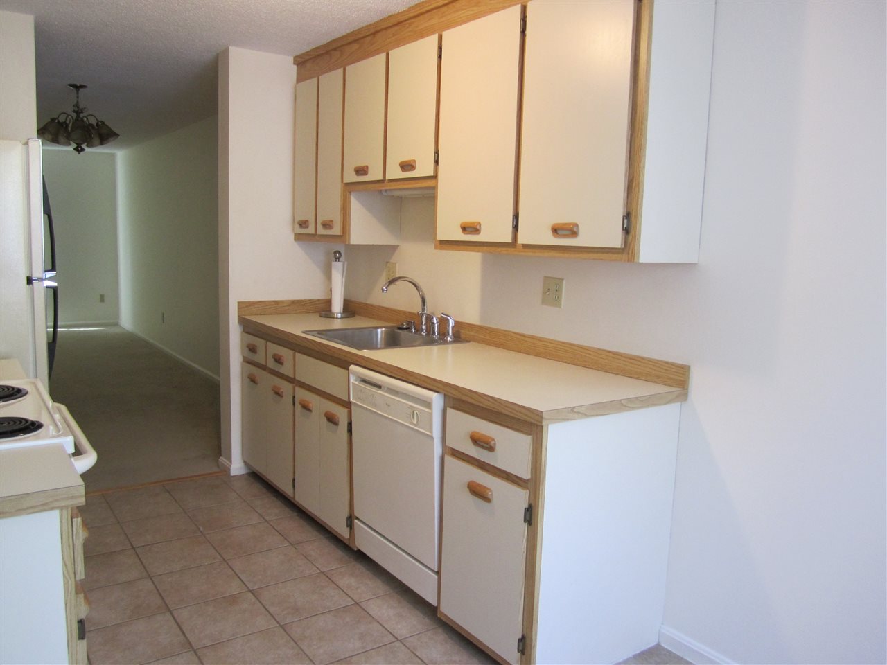717 Fox Hollow Drive, Hudson, NH 03051