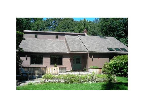 4 Windsor Blvd, Londonderry, NH 03053