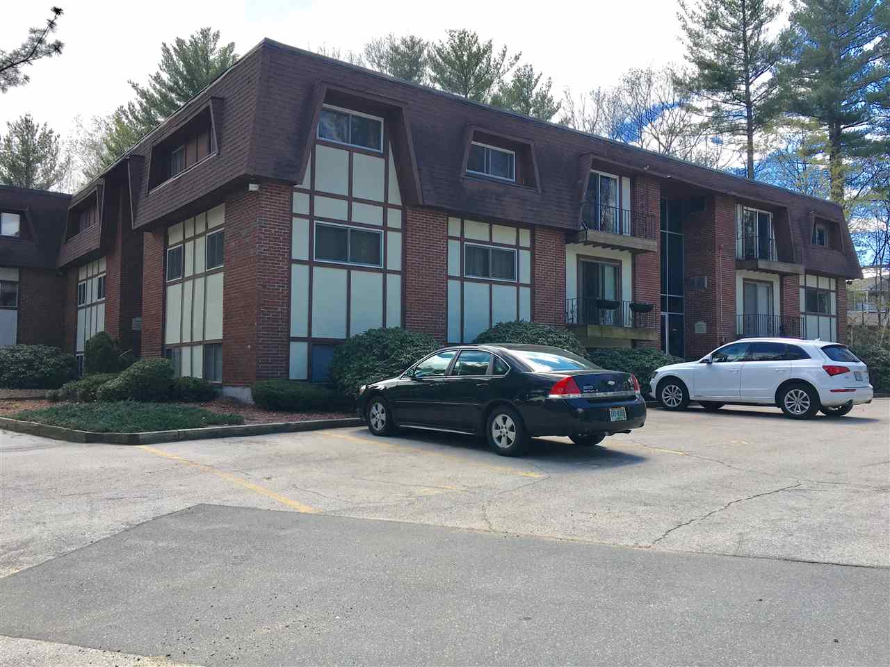 153 L Capitol Hill Drive, Londonderry, NH 03053