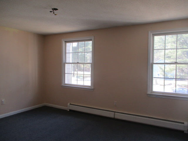 15 Kearns DrMerrimack, NH, 03054Hillsborough County