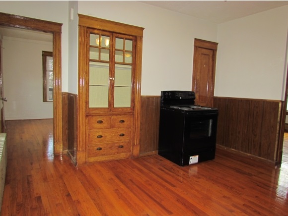 82 1/2 Allds Street, Nashua, NH 03060