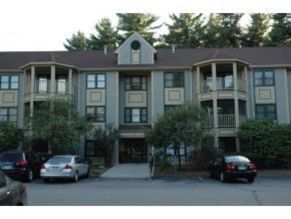 9 Bartemus Trail, Nashua, NH 03063