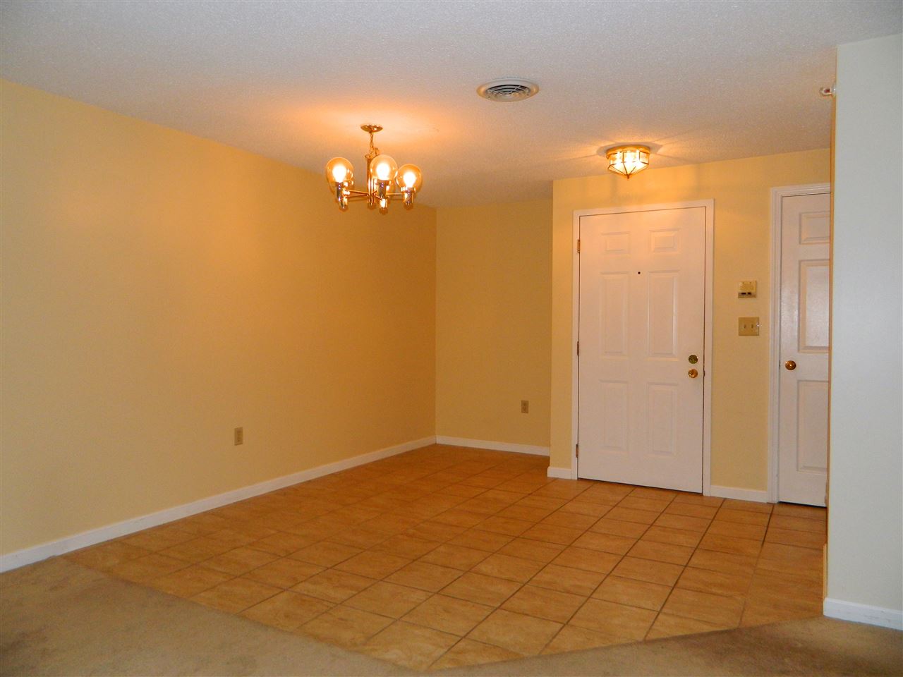 9 Bartemus Trail, Nashua, NH 03063