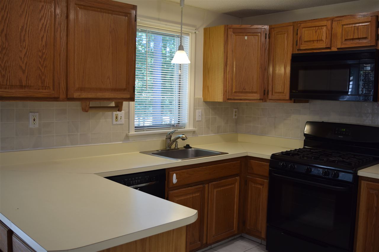 10 Salisbury Road, Nashua, NH 03064
