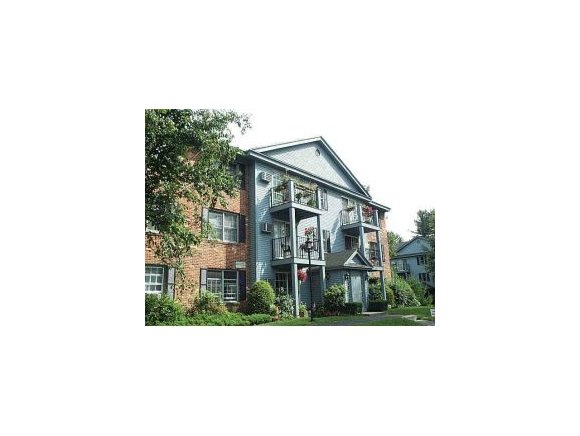8 NorthBrook Drive, Manchester, NH 03102