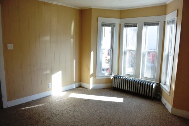 882 Valley StreetManchester, NH, 03103Hillsborough County