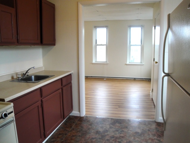 64 Merrimack St, Manchester, NH 03103