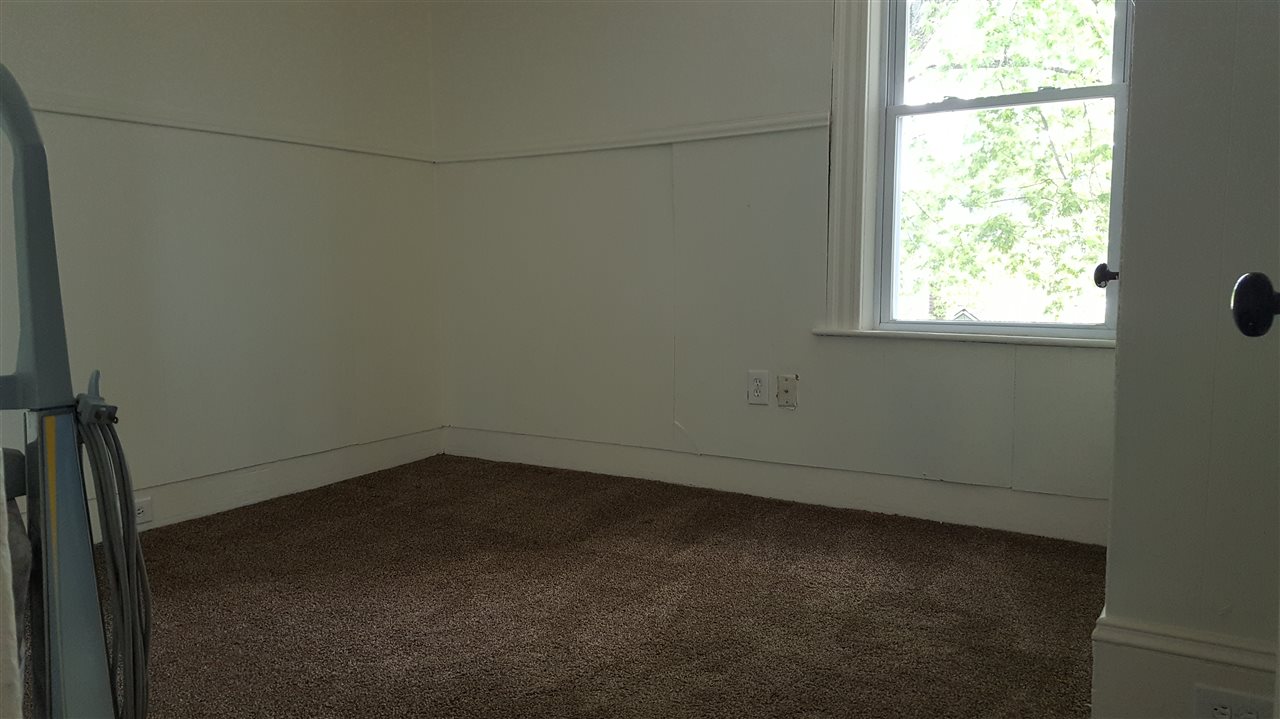 64 Dearborn Street, Manchester, NH 03103
